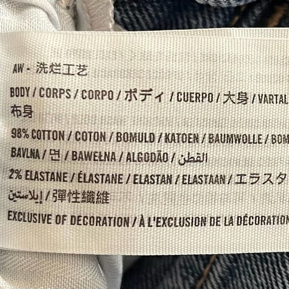 Hollister Ultra High-Rise Distressed Mom Jean 32x29 - Picture 12 of 12